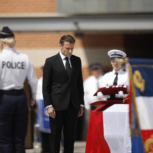 Emmanuel Macron à Roubaix ce jeudi pour rendre hommage aux policiers morts dans un accident de la route.
