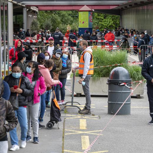 En six distributions, chaque samedi depuis le 2 mai, 15 967 colis ont été distribués, soit 207 tonnes de denrées alimentaires et de produits d'hygiène, grâce à la mobilisation de la Caravane de solidarité, à de nombreuses associations, et à la…