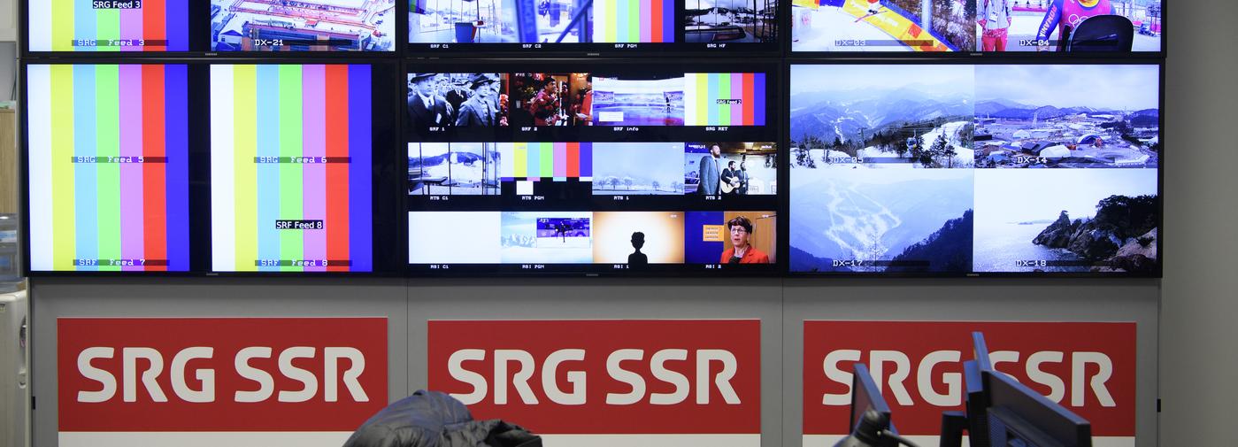 ARCHIVBILD ZUR JAHRESZAHLEN-MK 2018 VON SRF, AM DONNERSTAG, 10. JANUAR 2019 ---- Screens of Swiss broadcaster SRG SSR are pictured during a media visit of the International Broadcasting Center (IBC) the day of the opening of the XXIII Winter…