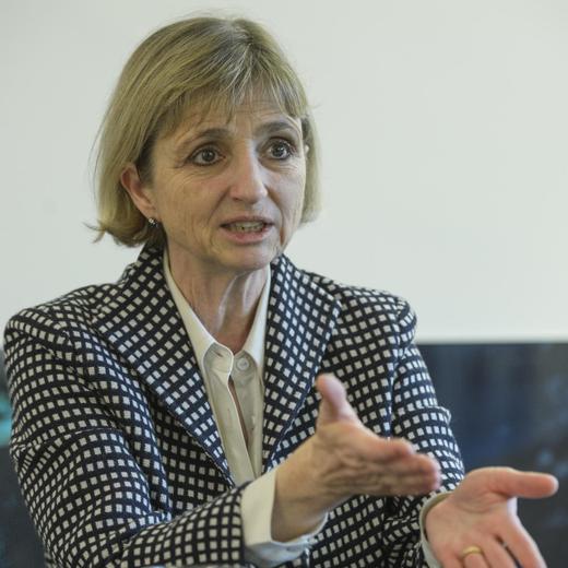 Fabienne Fischer, candidate au Conseil d'Etat, lors d'une interview croisée avec Pierre Maudet, le 28 février à Genève.