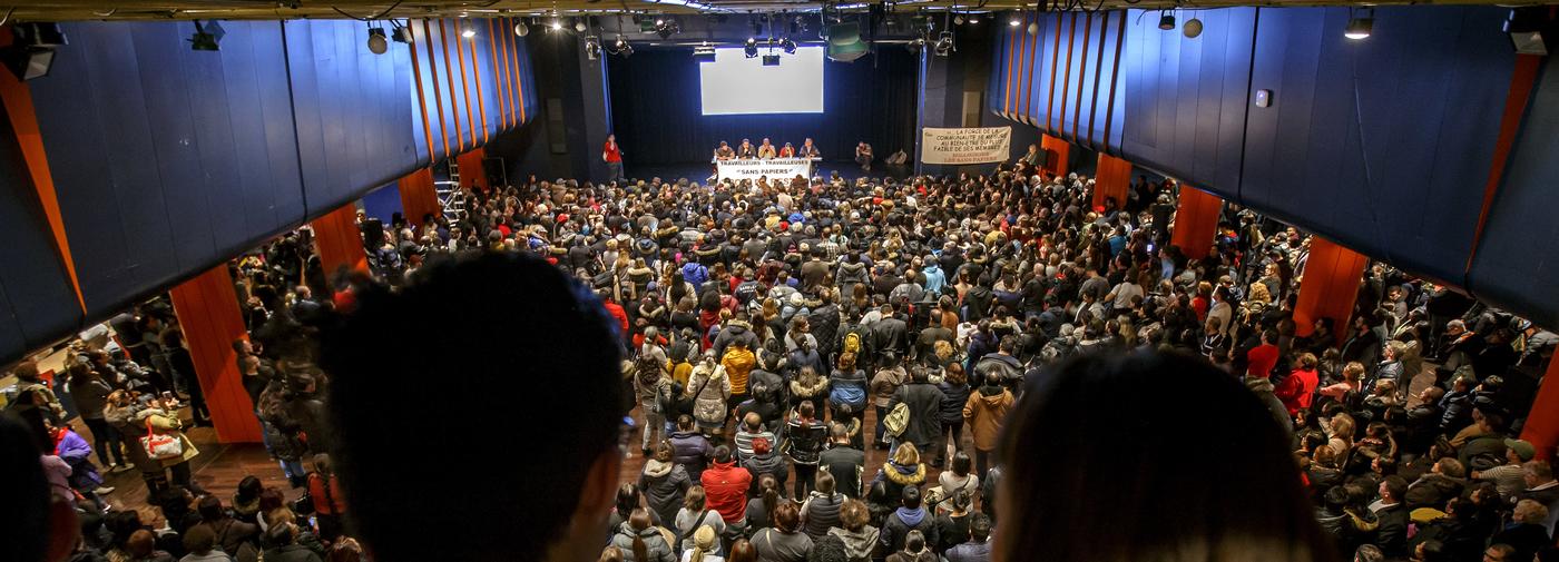 Une séance d'information sur l'opération Papyrus organisée au Palladium par les syndicats et les associations du Collectif sans-papiers.