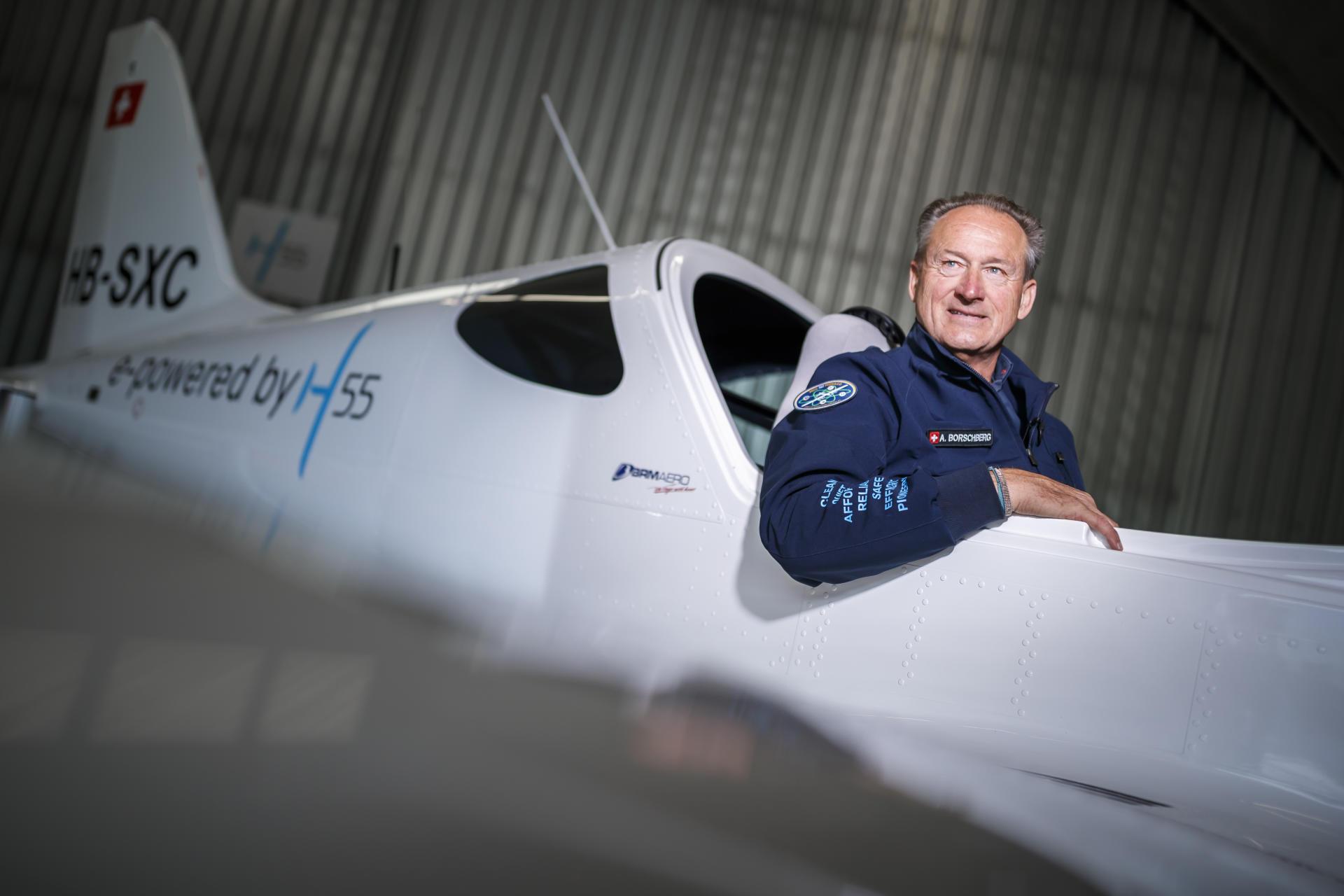 La start-up H55 fait partie des entreprises du site Energypolis. Elle travaille à la commercialisation du système de propulsion électrique de l'avion Solar Impulse. Pilote de cette aventure solaire et cofondateur de H55, André Borschberg pose dans…