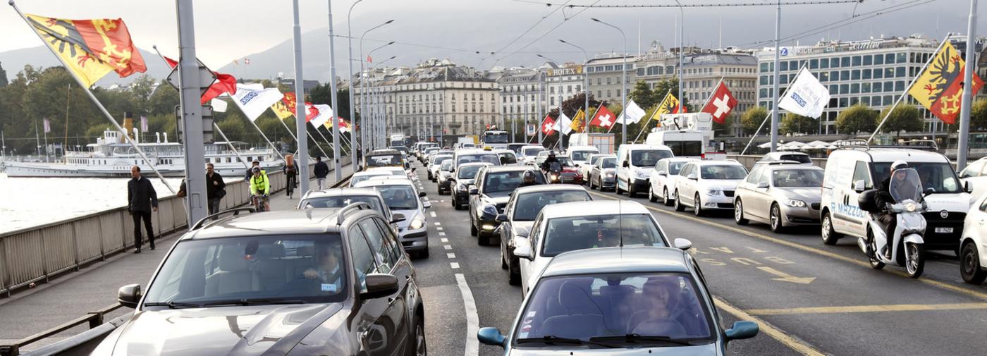 Les embouteillages du pont du Mont-Blanc.