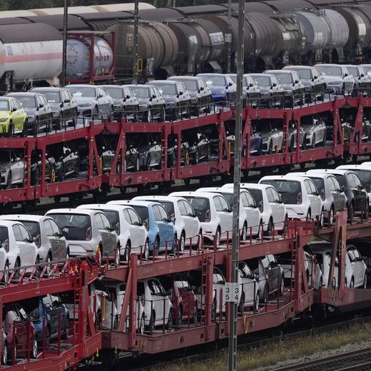 La reprise de l'économie allemande passera aussi par le changement attendu de son parc automobile. Les routes allemandes compteront 15 millions de voitures électriques d'ici à 2030, contre 500 000 à présent.