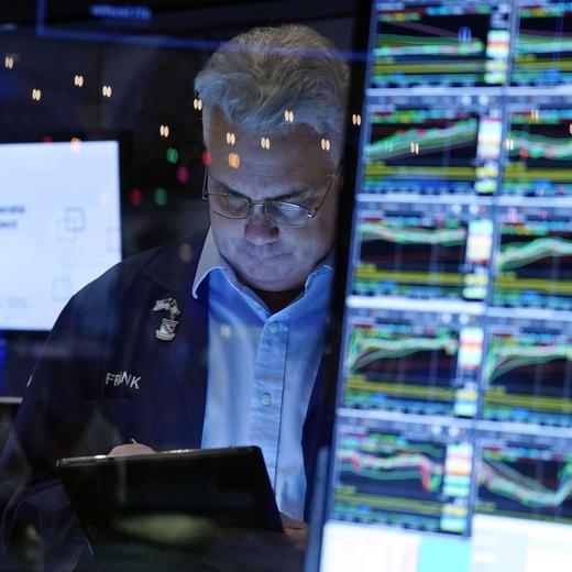 Les gérants mettent en garde contre le niveau exceptionnel des valorisations. Ici un trader à la bourse de New-York, le 7 décembre 2021.