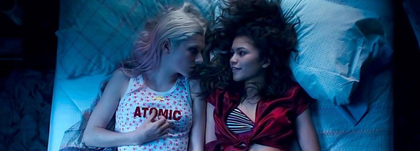 Jules (Hunter Shafer) et Rue (Zendaya), rapprochement des isolés.