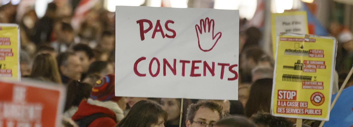 Des fonctionnaires genevois manifestent lors de la grève de la fonction publique, en décembre 2015.