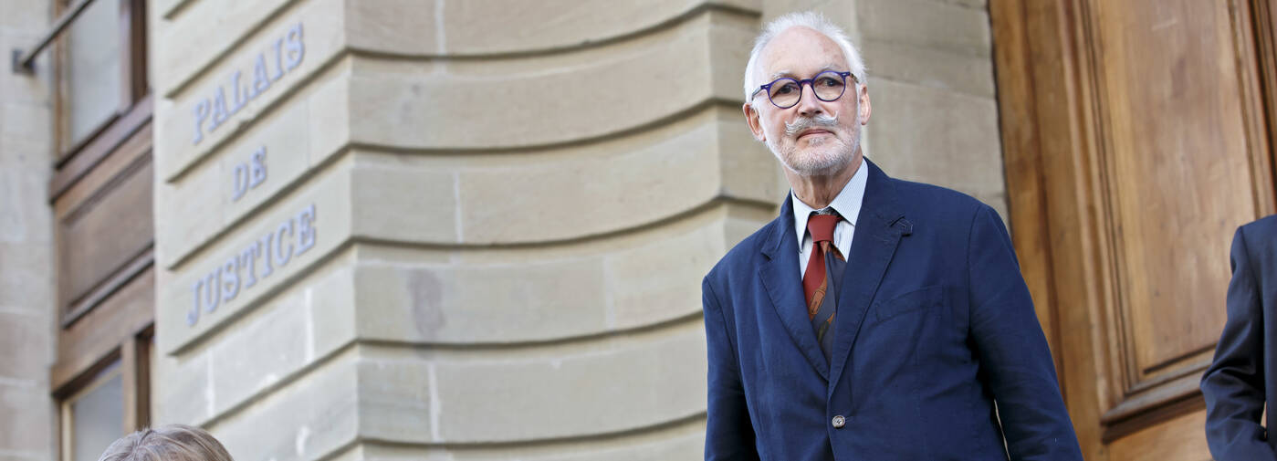 Pierre Beck devant le Palais de justice.