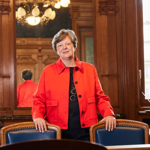 Isabelle Chassot, Staenderaetin, Mitte_Fribourg und Praesidentin der PUK zur Credit Suisse. (Yoshiko Kusano)