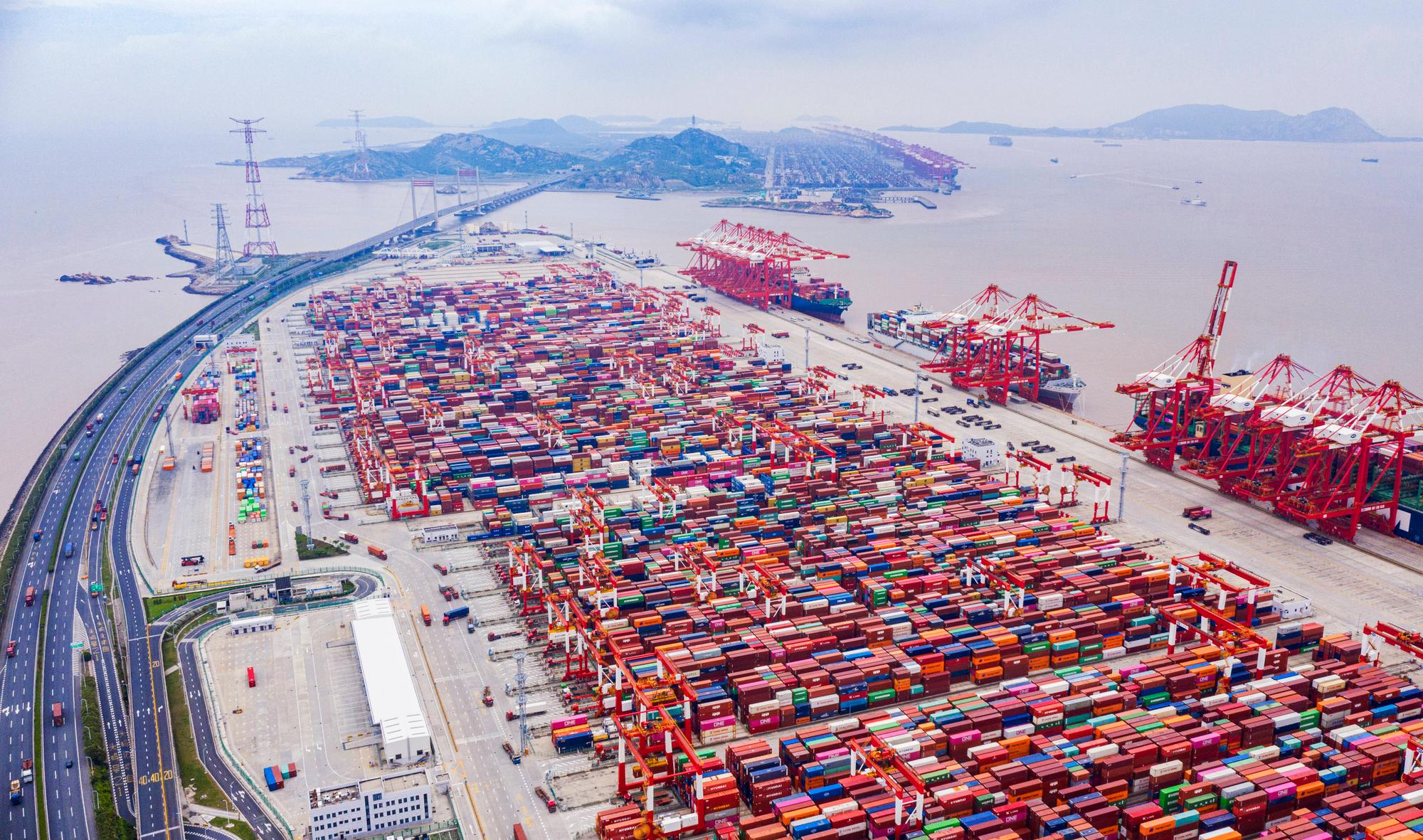 Le port de Shanghai.