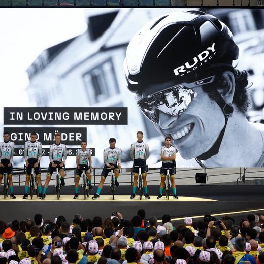 Cycling - Tour de France - Presentation of the teams in front of the Guggenheim Museum - Bilbao, Spain - June 29, 2023  Team Bahrain Victorious during tribute to late cyclist Gino Mader REUTERS/Stephane Mahe