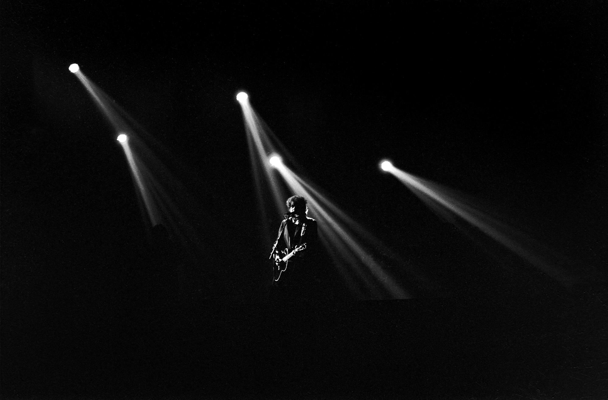 H3X81P FILE PIC: Bob Dylan performs live at Wembley Arena London England UK on 8th June 1989. Bob Dylan wins Nobel Prize in Literature 2016 on 13th October 2016. Credit: Richard Wayman/Alamy Live News