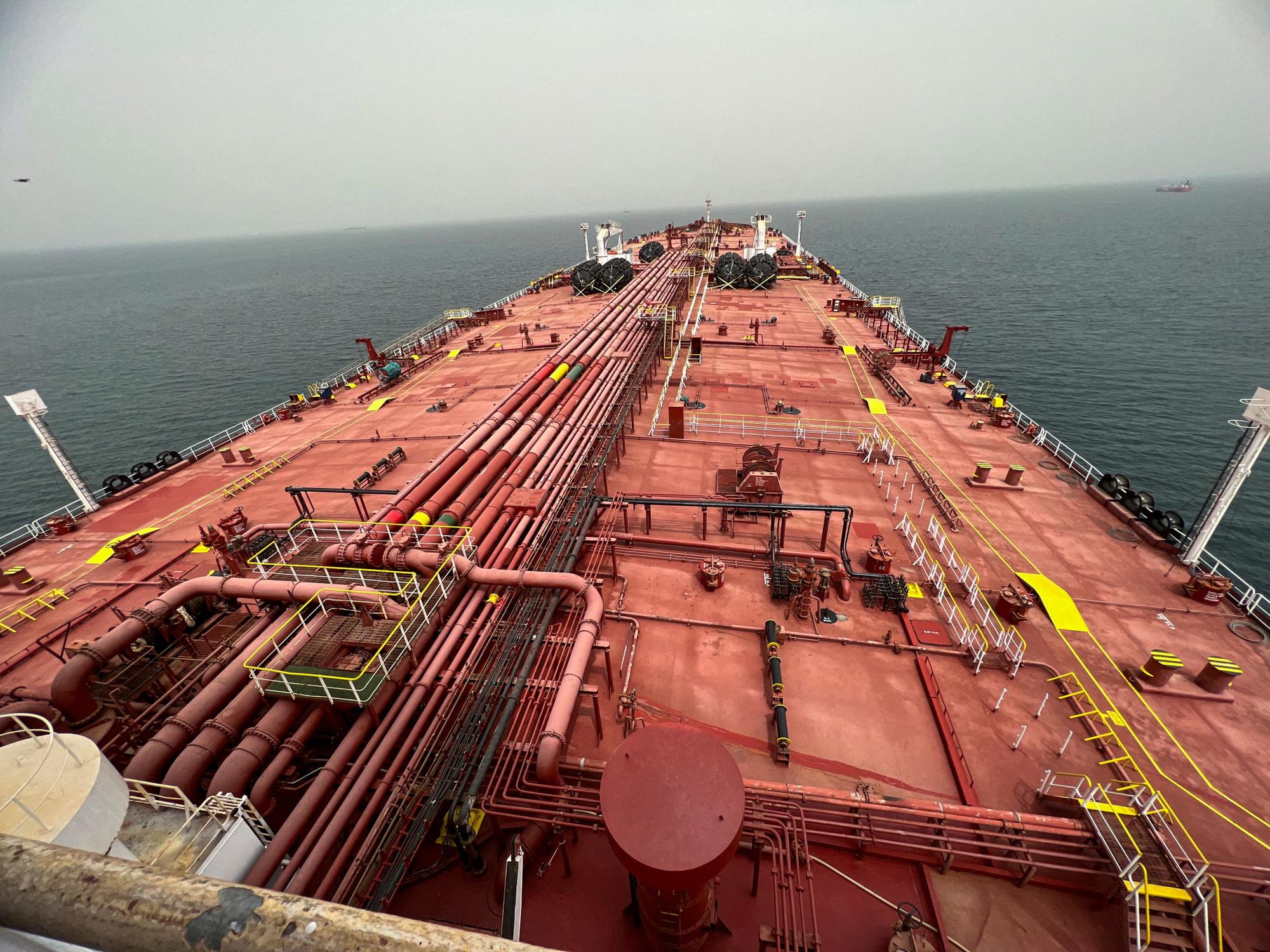 FILE PHOTO: The Nautica, a replacement oil tanker for the decaying FSO Safer, arrives in the Red Sea port of Hodeidah, Yemen July 17, 2023. REUTERS/Adel al-Khadher/File Photo