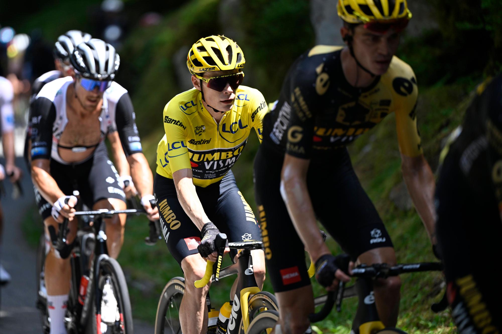 COURCHEVEL, FRANCE - JULY 19 : Vingegaard Jonas DEN of Jumbo-Visma during stage 17 of the 110th edition of the Tour de France 2023 cycling race, a stage of 166 kms with start in Saint-Gervais Mont Blanc and finish in Courchevel on July 19, 2023 in Courchevel, France, 19/07/2023 Motordriver Kenny Verfaillie - Tour de France 2023 - Stage 17 PhotoNews/Panoramic PUBLICATIONxINxGERxSUIxAUTxHUNxONLY