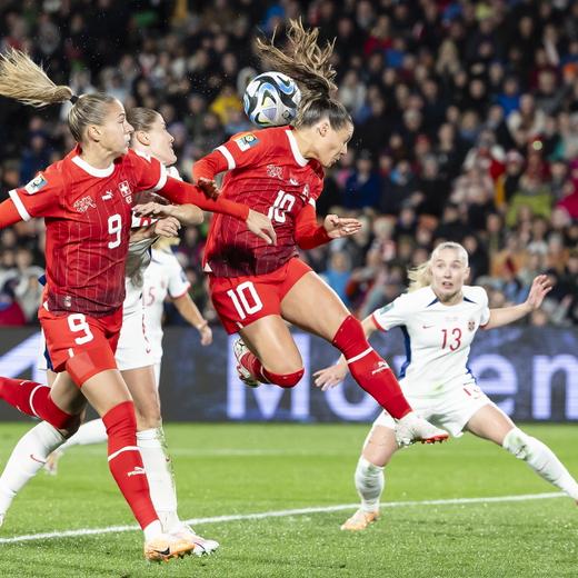 epa10767211 Switzerland's forward Ana Maria Crnogorcevic (L) and Ramona Bachmann (C) in action during the FIFA Women's World Cup 2023 group A soccer match between Switzerland and Norway in Hamilton, New Zealand, 25 July 2023. EPA/MICHAEL BUHOLZER