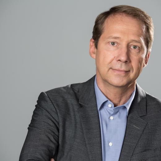 Philippe Jeanneret, producteur et présentateur de la Météo. Studio photo 2017.