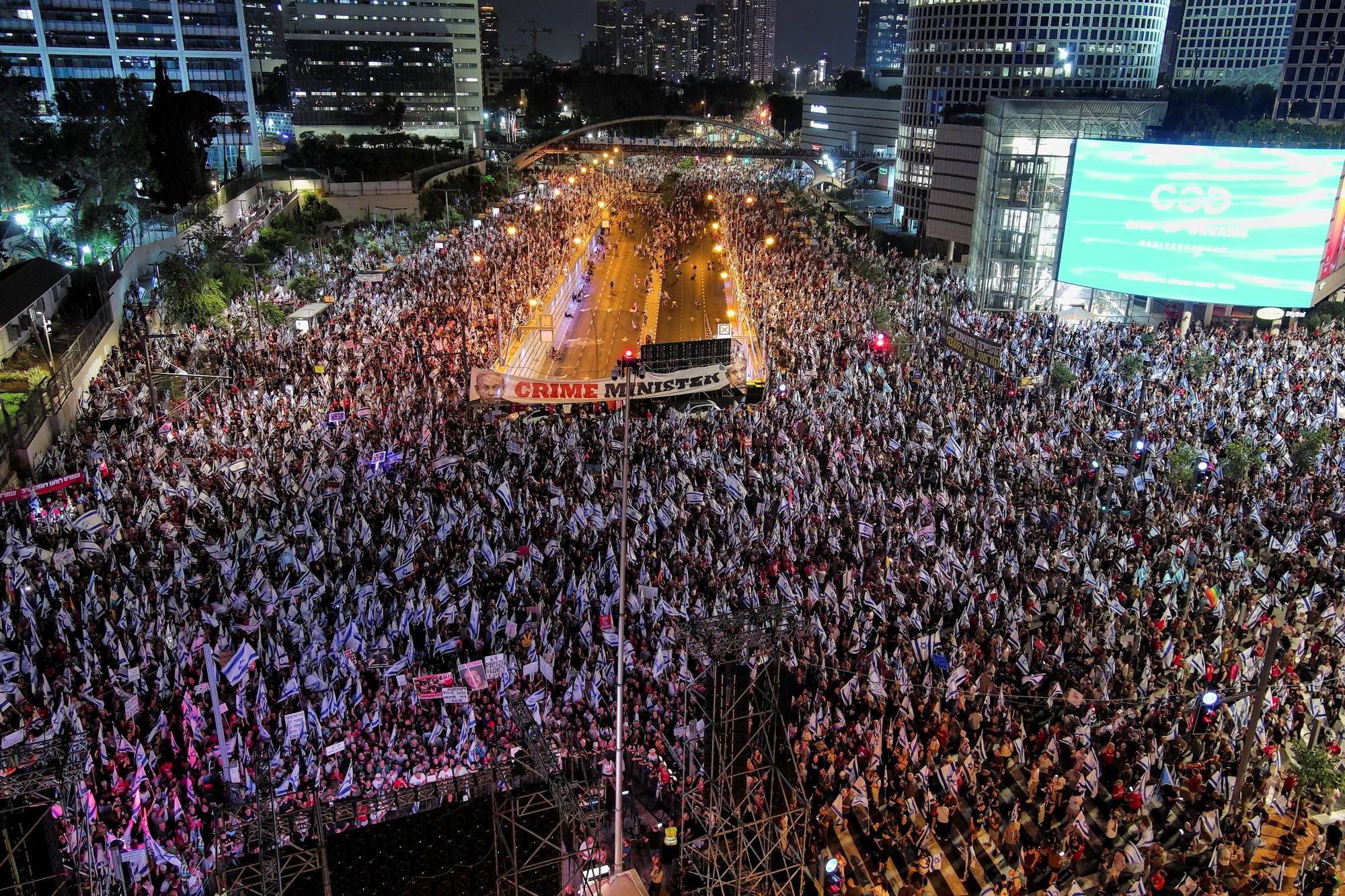 An aerial view shows protesters demonstrating against Israeli Prime Minister Benjamin Netanyahu and his nationalist coalition government's judicial overhaul, in Tel Aviv, Israel July 29, 2023. REUTERS/Yair Palti NO RESALES. NO ARCHIVES