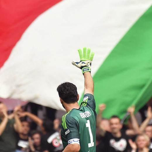 (FILES) Juventus' goalkeeper Gianluigi Buffon greets fans during the Italian Serie A football match Juventus versus Verona, on May 19, 2018 at the Allianz Stadium in Turin. Legendary Italian goalkeeper Buffon announced retirement on social media on August 2, 2023. (Photo by MARCO BERTORELLO / AFP)