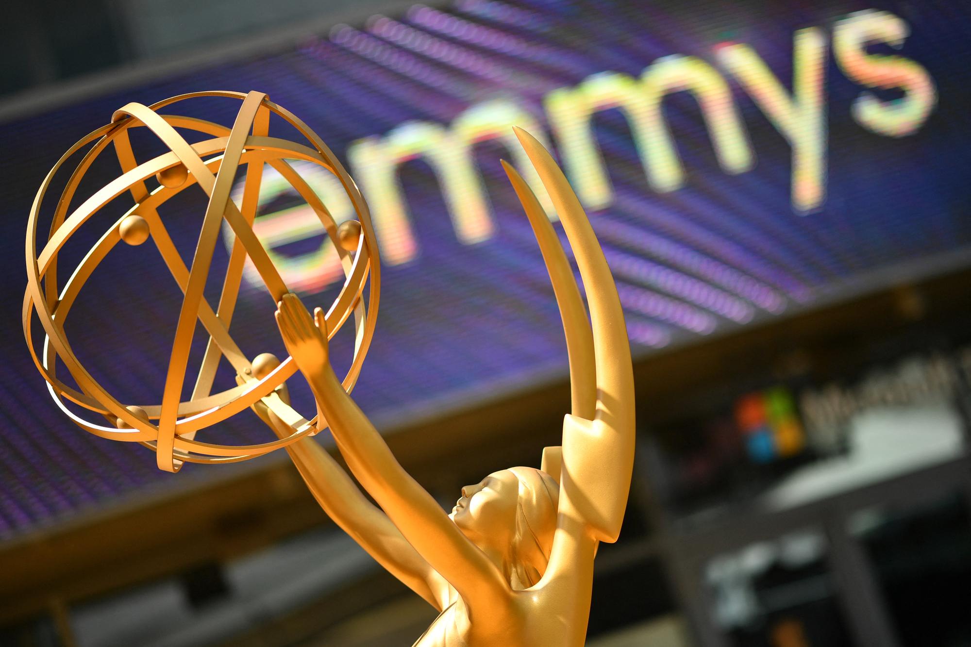 An Emmy statue is seen on the red carpet ahead of the 74th Emmy Awards at the Microsoft Theater in Los Angeles, California, on September 12, 2022. (Photo by Chris DELMAS / AFP)