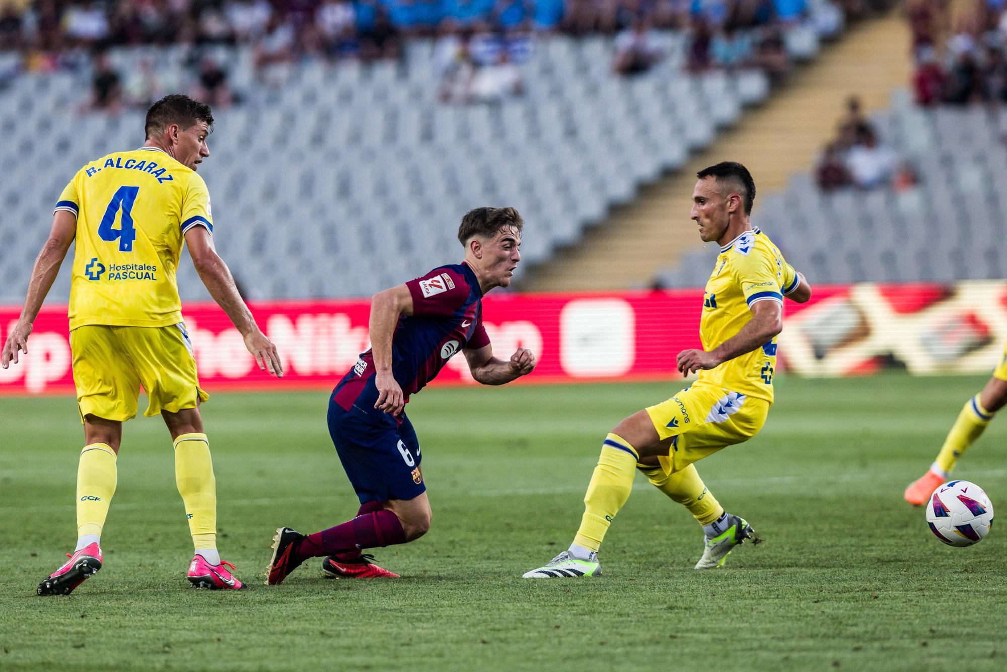 August 20, 2023, Barcelona, Barcelona, Spain: Gavi of FC Barcelona, Barca and Ruben Alcaraz of Cadiz CF in action during the Spanish league, La Liga EA Sports, football match played between FC Barcelona and Cadiz CF at Estadi Olimpic Lluis Company on August 20, 2023 in Barcelona, Spain. Barcelona Spain - ZUMAa181 20230820_zaa_a181_032 Copyright: xJavierxBorregox