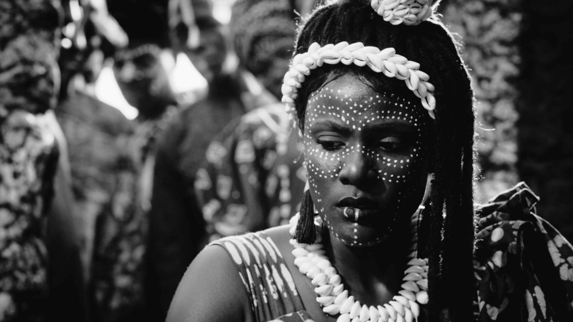 Dans «Mami Wata», C.J. «Fiery» Obasi dit avoir tenté de pousser les limites du film en noir et blanc.