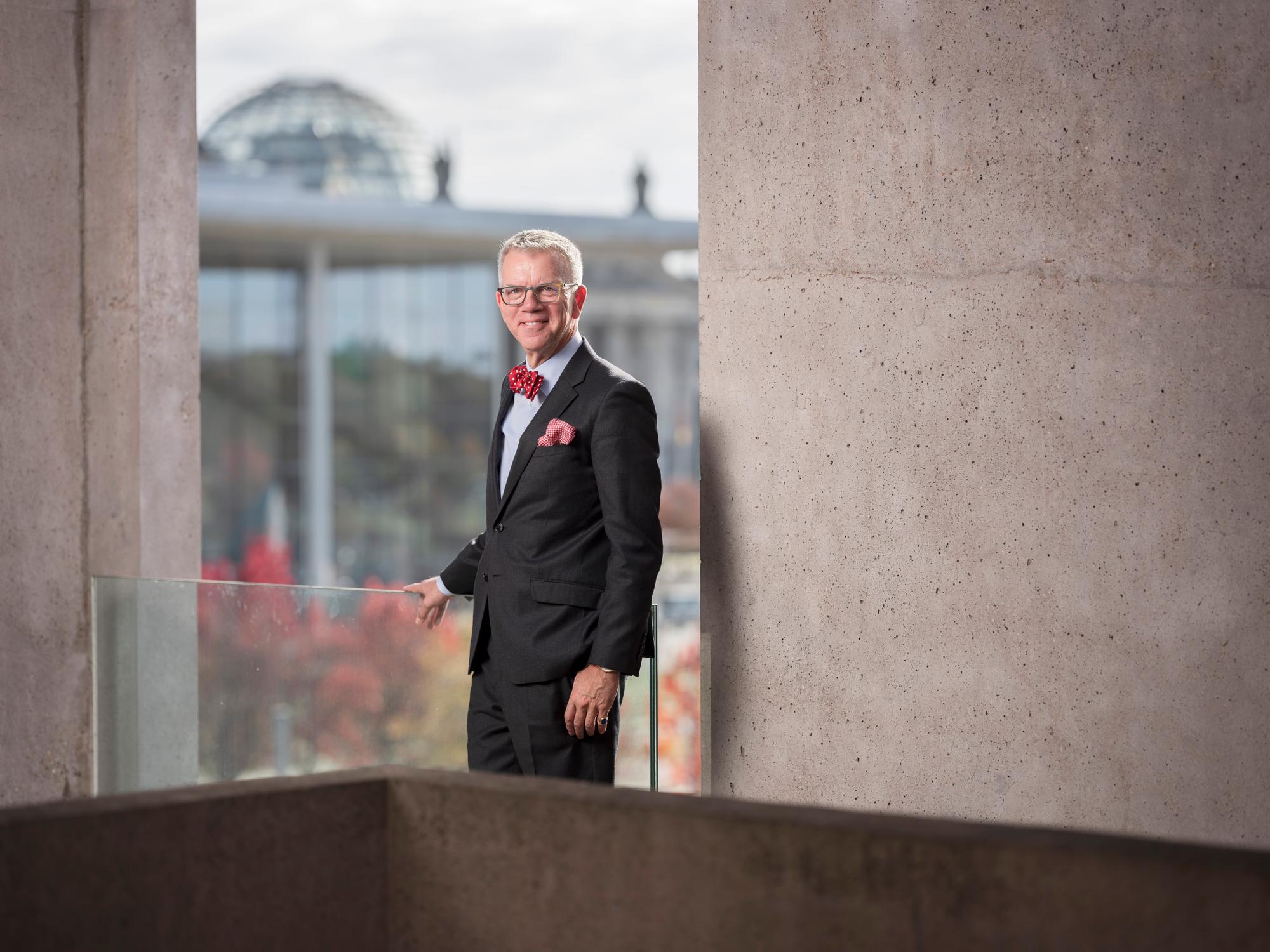 Portrait Paul Seger, seit anfangs September CH-Botschafter in Berlin Posiert fuer ein Portrait in der Schweizer Botschaft am 19. Oktober 2018.