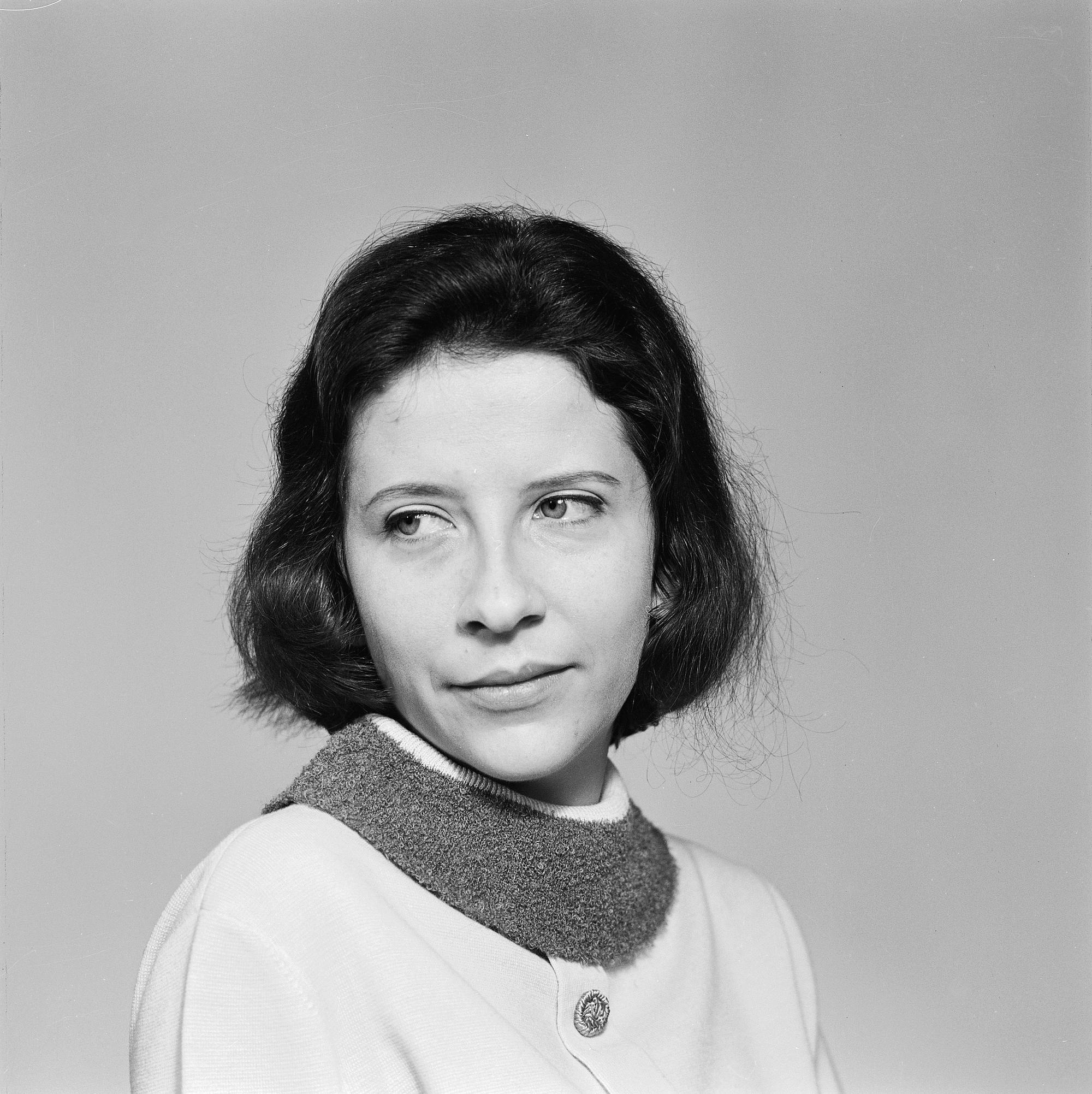 Actress Leyla Aubert, Geneva ca. 1962 (Photo by ATP/RDB/ullstein bild via Getty Images)