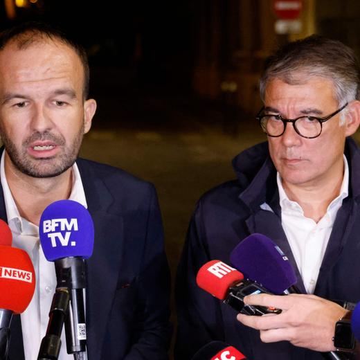 Les patrons des insoumis et des socialistes, Manuel Bompard et Olivier Faure, à la sortie des Rencontres de Saint-Denis dans la nuit de mercredi à jeudi.
