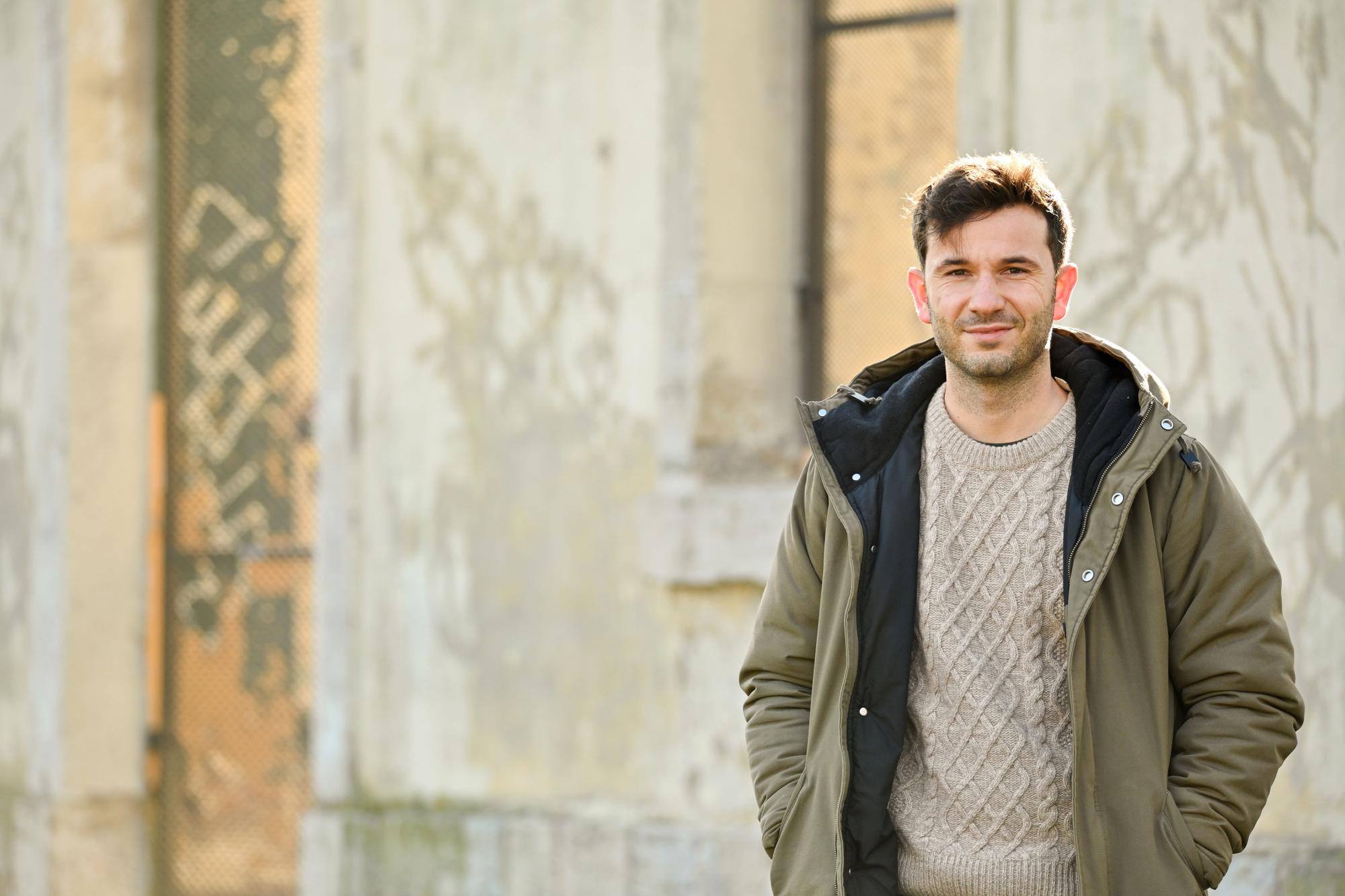 Lyon (69): Julien Vidal. Après s'être fait connaître par son blog "Ca commence par moi", ses livres et ses chroniques dans "La quotidienne" sur France5, il vient de publier "2030 Glorieuses - Utopies vivantes" chez Actes Sud où il recense les initiatives prometteuses pour "le monde d'après"