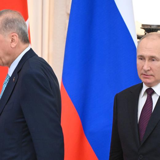 Russia Turkey 8509071 04.09.2023 Russian President Vladimir Putin and Turkish President Recep Tayyip Erdogan attend a joint news conference following their meeting at the Rus health resort, in Sochi, Russia. Sergey Guneev / Sputnik Sochi Krasnodar region Russia PUBLICATIONxINxGERxSUIxAUTxESTxLTUxLATxNORxSWExDENxNEDxPOLxUKxONLY Copyright: xSergeyxGuneevx