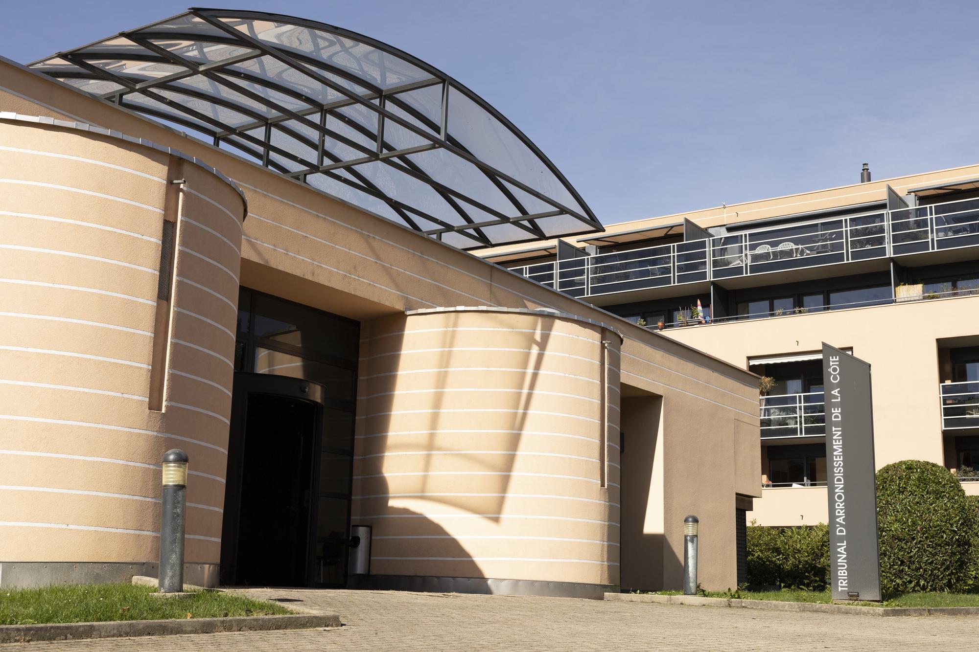 Le Tribunal d'arrondissement de La Cote photographie ce jeudi 30 septembre 2021 a Nyon. (KEYSTONE/Noemi Cinelli)