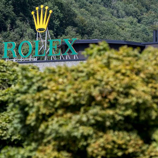 The logo of watch manufacturer Rolex at their factory in Biel, in the canton of Berne, Switzerland, Saturday, July 15, 2017. (KEYSTONE/Thomas Hodel)