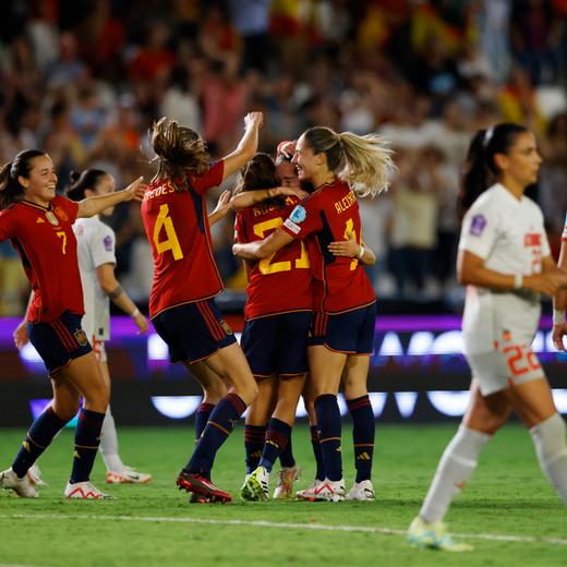 Soccer Football - UEFA Women's Nations League - Group D - Spain v Switzerland - Estadio Municipal Nuevo El Arcangel, Cordoba, Spain - September 26, 2023  Spain's Maite Oroz celebrates scoring their fifth goal with teammates REUTERS/Marcelo Del Pozo