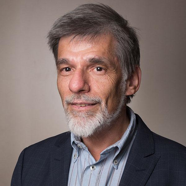 Portrait de l'auteur {this.author.name}}