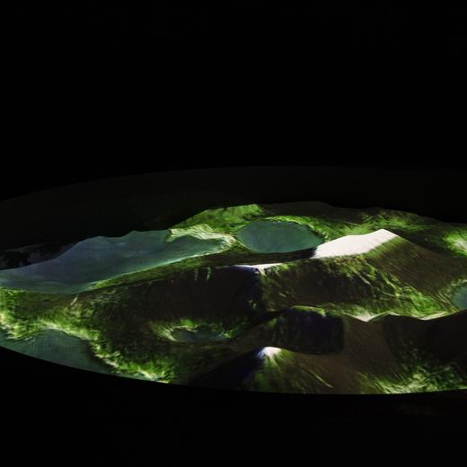Vue de la «Terraform Table» du studio Tellart, dans l'exposition «Objectif Terre» au mudac.