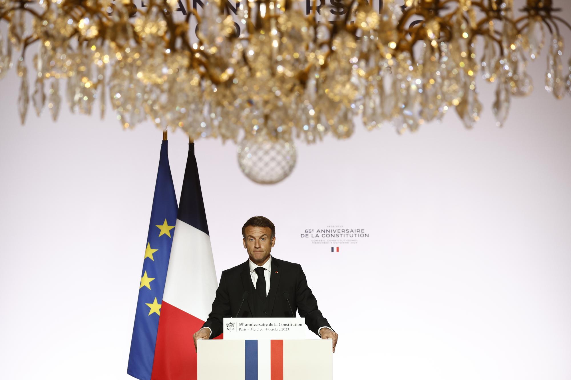 Emmanuel Macron annonce qu'il veut modifier la Constitution pour élargir le recours au référendum. Paris, 4 octobre 2023.