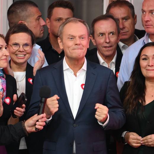 RECORD DATE NOT STATED 15.10.2023 WARSZAWA WYBORY PARLAMENTARNE 2023 WIECZOR WYBORCZY PLATFORMA OBYWATELSKA N/Z DONALD TUSK FOT DAMIAN BURZYKOWSKI NEWSPIX.PL --- Newspix.pl WARSAW, POLAND 15.10.2023 The moment of announcing the exit poll, the poll results of the elections at the headquarters of the Civic Coalition. PHOTOGRAPHER: BURZYKOWSKI DAMIAN/NEWSPIX.PL POLAND OUT PUBLICATIONxNOTxINxPOL DB151023_125