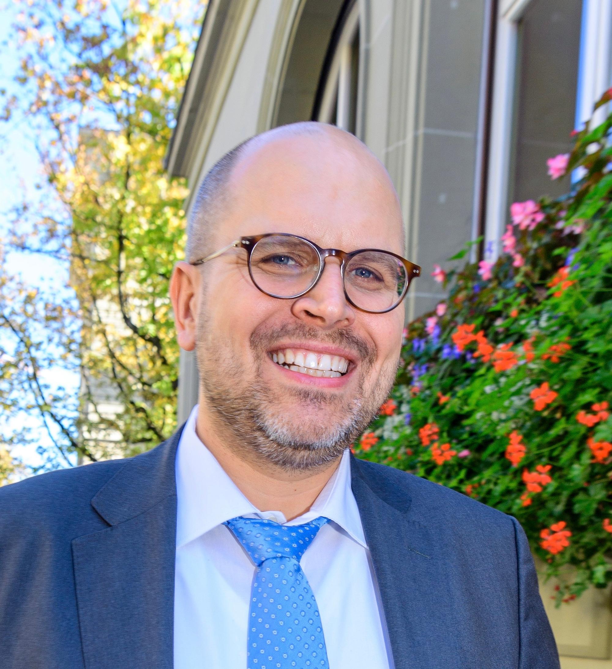 Portrait de l'auteur {this.author.name}}