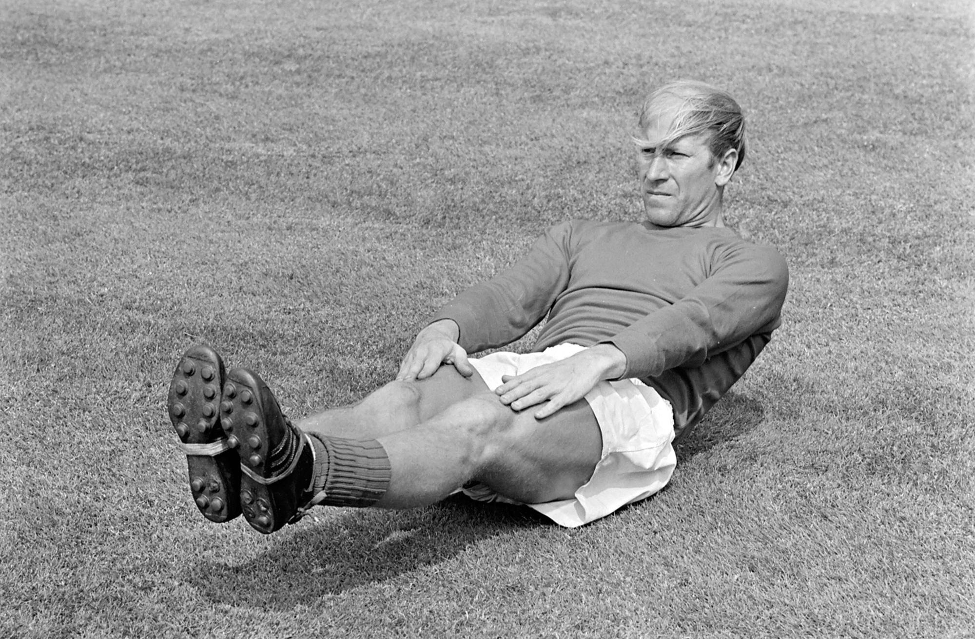 England world Cup possible prepares. Lilleshall, England : Bobby Charlton Manchester United, ManU performs leg and arm exercises, as the England squad from which the World Cup team will be chosen, began training at the National Recreation Centre at Lilleshall , Shropshire yesterday . The 1966 World Cup is to be staged in England in July . 10 June 1966 United Kingdom England PUBLICATIONxINxAUSxGERxSUIxONLY Copyright: xTopFotox 1391571