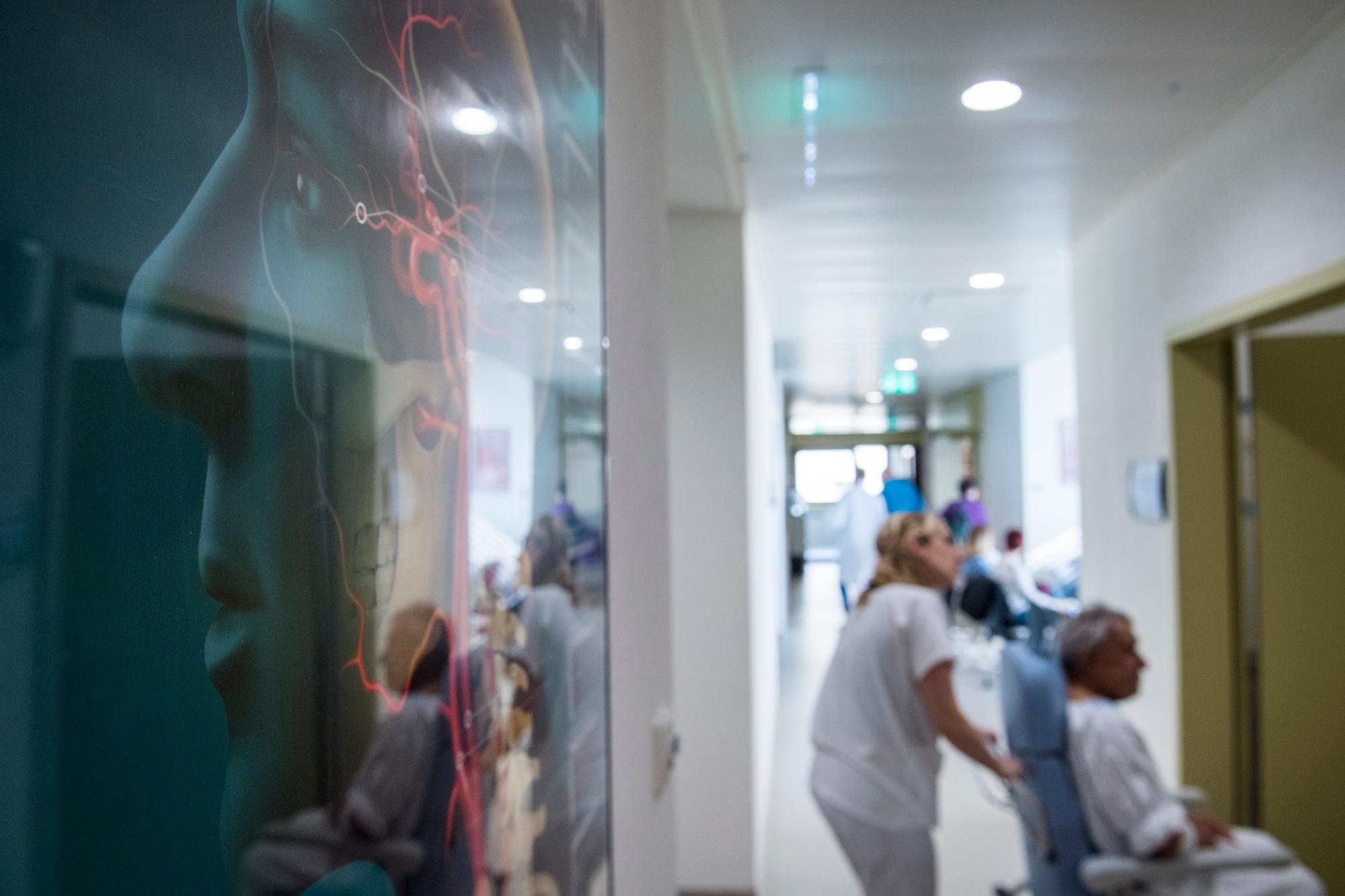 Blick auf die Abteilung des Zentrums "Centro Myosuisse Ticino" fuer neuromuskulaere Erkrankungen am "Ospedale Regionale di Lugano", am Mittwoch, 24. Januar 2018, in Lugano. Myosuisse ist das Netzwerk aller Fachleute und Organisationen, die sich in der Schweiz fuer Menschen mit einer neuromuskulaeren Krankheit einsetzen. (KEYSTONE/Ti-Presse/ Alessandro Crinari)