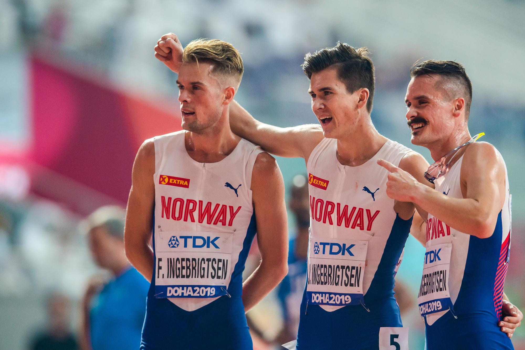 190930 Jakob Ingebrigtsen, Filip Ingebrigtsen and Henrik Ingebrigtsen of Norway celebrate after the men s 5000m final during day 4 of the IAAF World Athletics Championships on September 30, 2019 in Doha. Photo: Vegard Wivestad Grott / BILDBYRAN / kod VG / 170402 bbeng athletics track & field friidrott friidrett iaaf world athletics championships athletics World Championship, WM, Weltmeisterschaft vm friidrotts-vm friidretts-vm norge depp jubel 190930 Jakob Ingebrigtsen, Filip Ingebrigtsen and Henrik Ingebrigtsen of Norway celebrate after the men s 5000m final during day 4 of the IAAF World Athletics Championships on September 30, 2019 in Doha Photo Vegard Wivestad Grott BILDBYRAN kod VG 170402 bbeng athletics track field friidrott friidrett iaaf world athletics championships athletics world championship vm friidrotts vm friidretts vm norge depp jubel, PUBLICATIONxNOTxINxDENxNORxSWExFINxAUT Copyright: VEGARDxWIVESTADxGRoTT BB190930ZV008