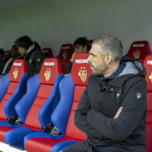 Basels Cheftrainer Fabio Celestini im Fussball Meisterschaftsspiel der Regular Season der Super League zwischen dem FC Basel 1893 und Yverdon Sport FC im Stadion St. Jakob-Park in Basel, am Sonntag, 5. November 2023. (KEYSTONE/Georgios Kefalas)