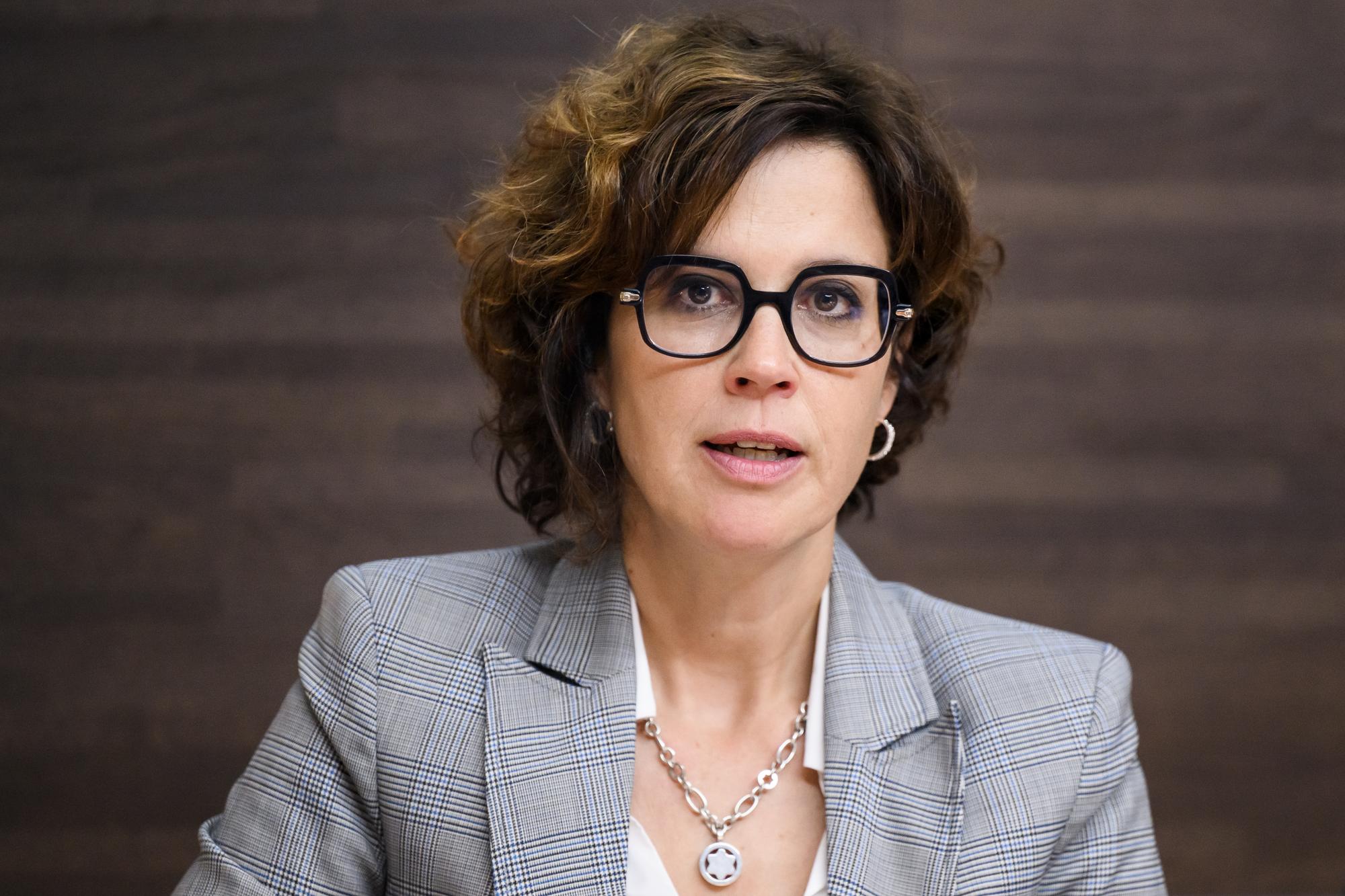 Christelle Luisier, Presidente et Conseillere d'Etat vaudoise parle lors d'une conference de presse presentant la strategie vaudoise face au risque de penurie d'electricite et de gaz le mercredi 28 septembre 2022 a Lausanne. (KEYSTONE/Jean-Christophe Bott)