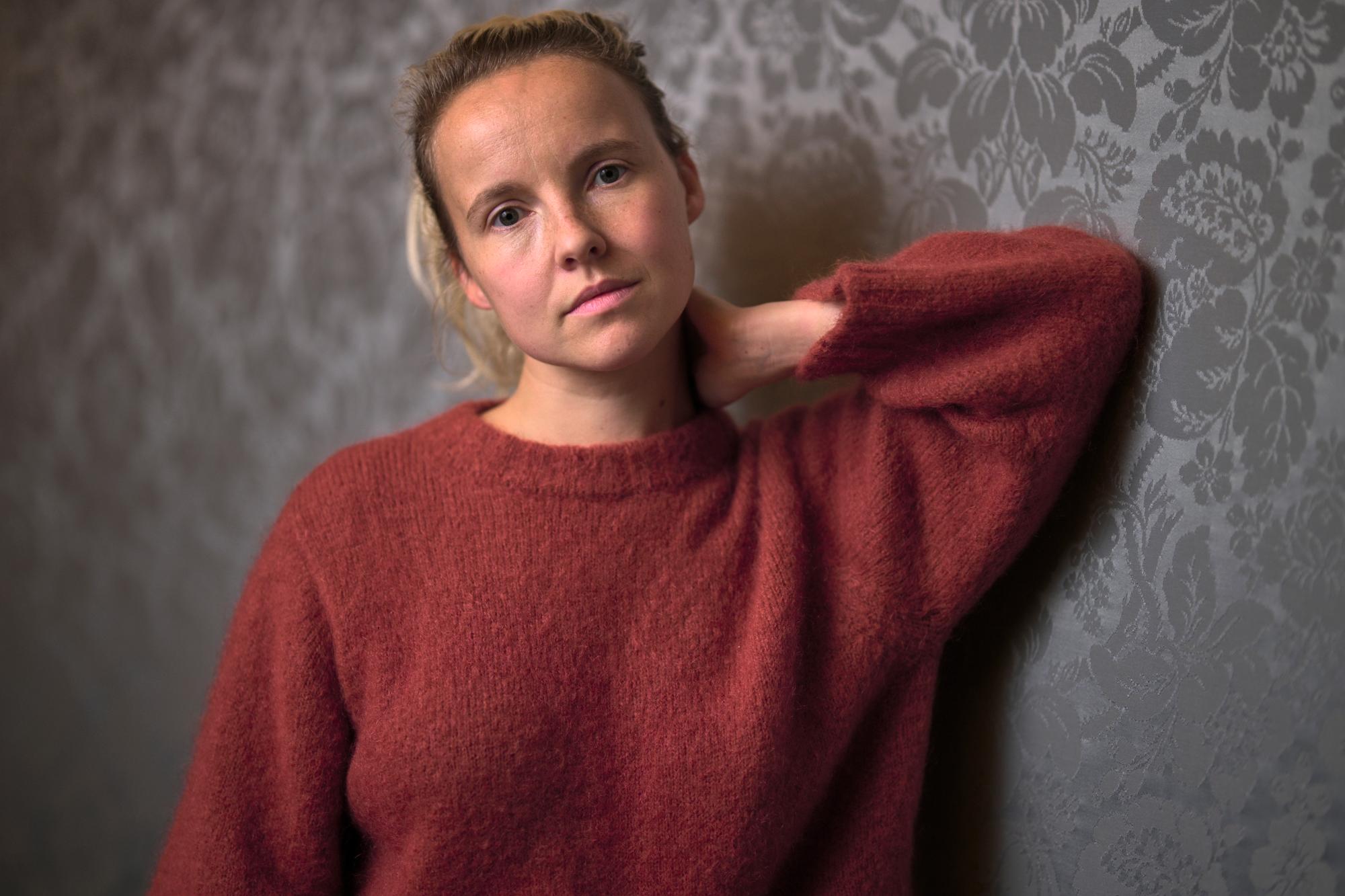 Cécile Coulon, autrice et poétesse française. Société de lecture. Genève. 2.11.2023. Eddy Mottaz / Le Temps