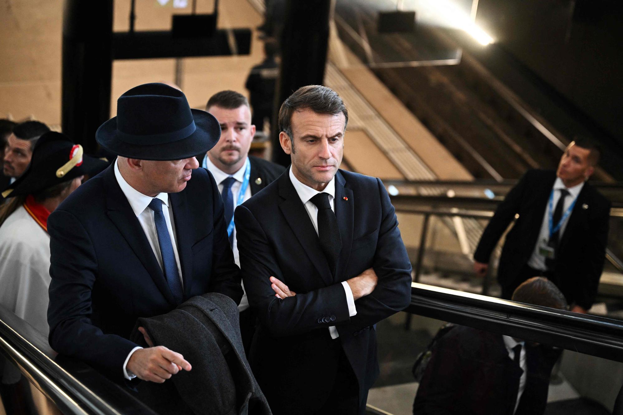Alain Berset et Emmanuel Macron arrivant à Genève ce jeudi.