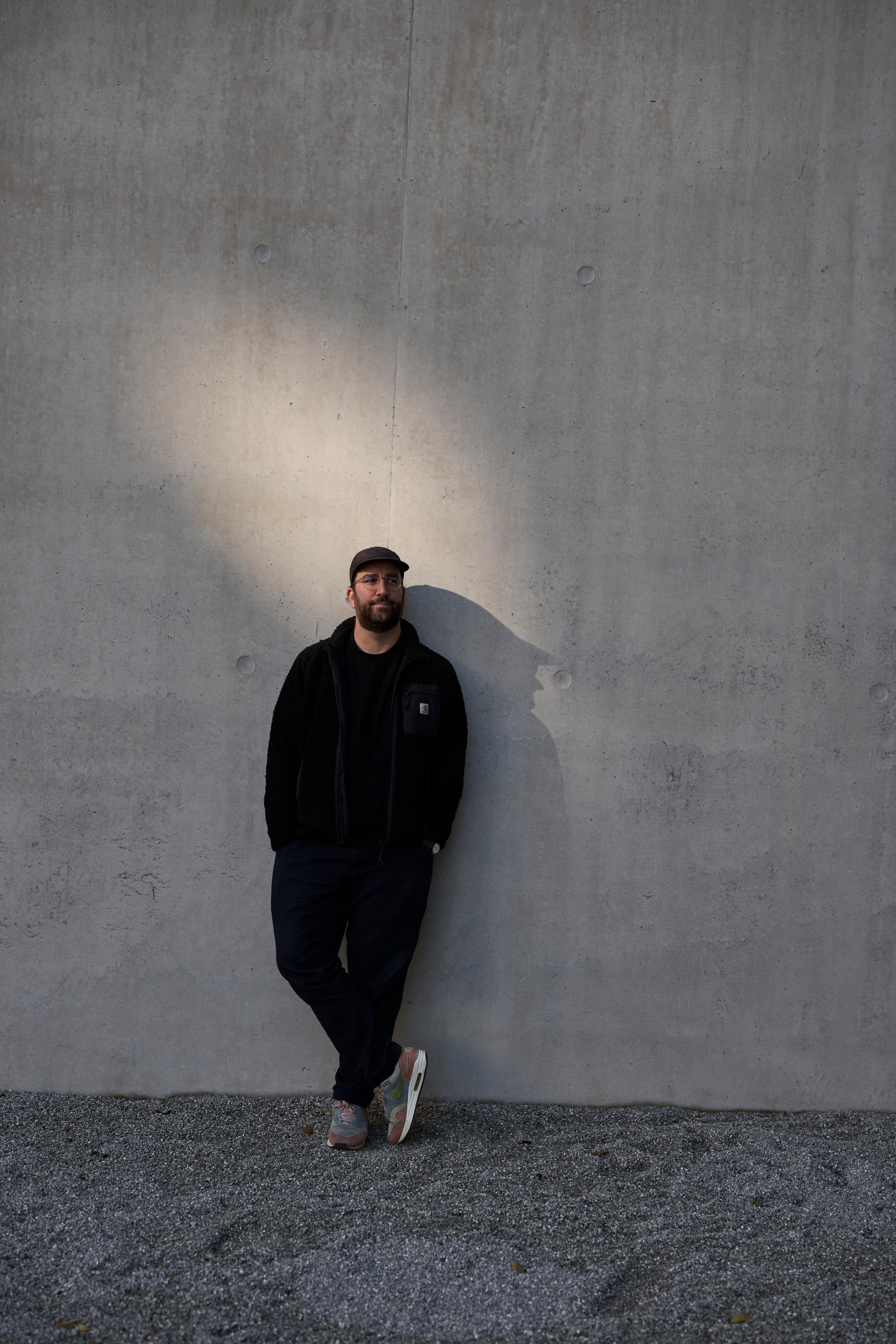 Mathias Forbach, dessinateur vaudois, nom d'artiste Fichtre. Plateforme 10. Lausanne le 8.11.2023. Eddy Mottaz / Le Temps