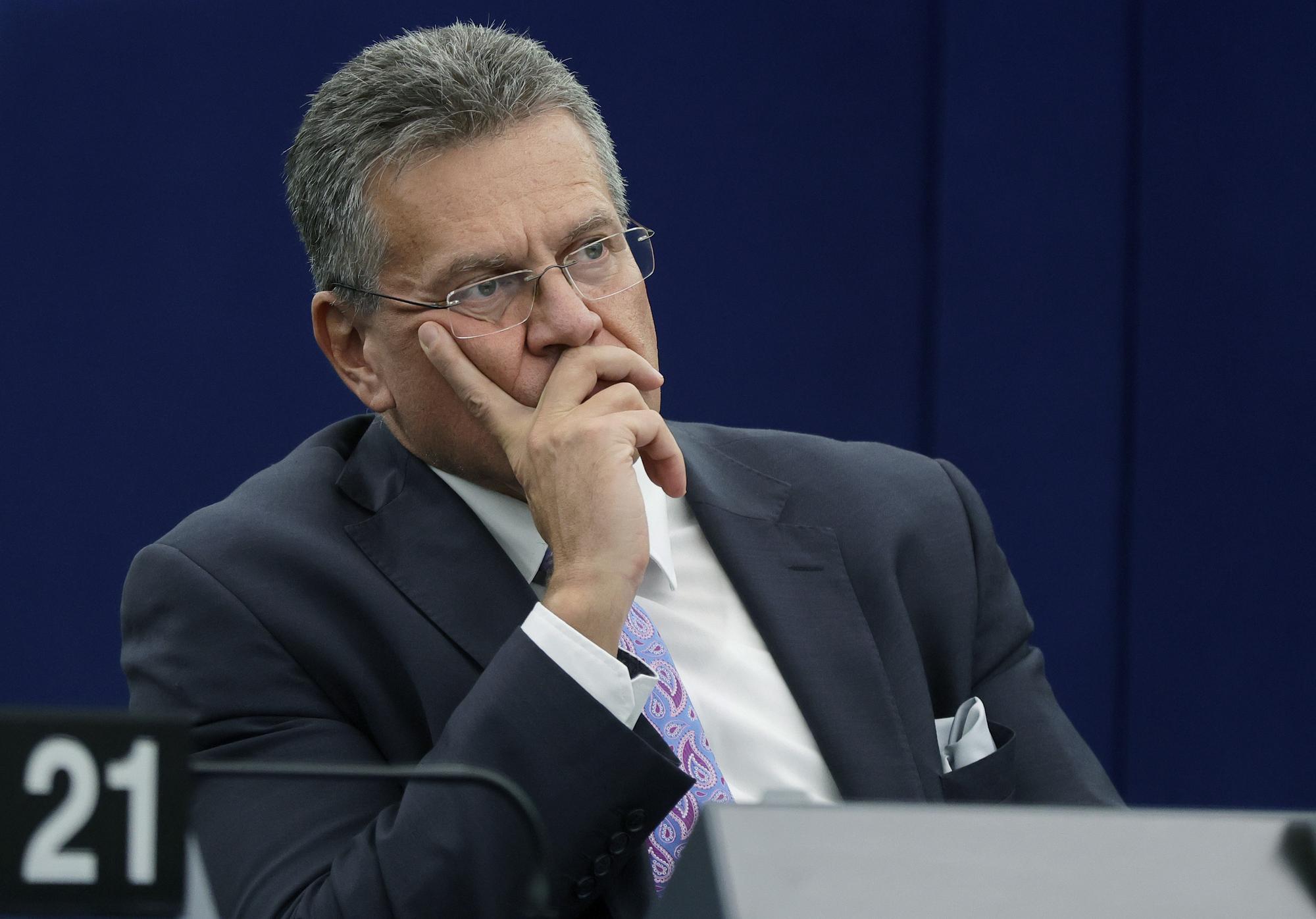 epa10987825 EU Commission Vice President Maros Sefcovic during a debate on 'Proposals of the European Parliament for the amendment of the Treaties' at the European Parliament in Strasbourg, France, 21 November 2023. The EU Parliament's session runs from 20 till 23 November 2023. EPA/RONALD WITTEK