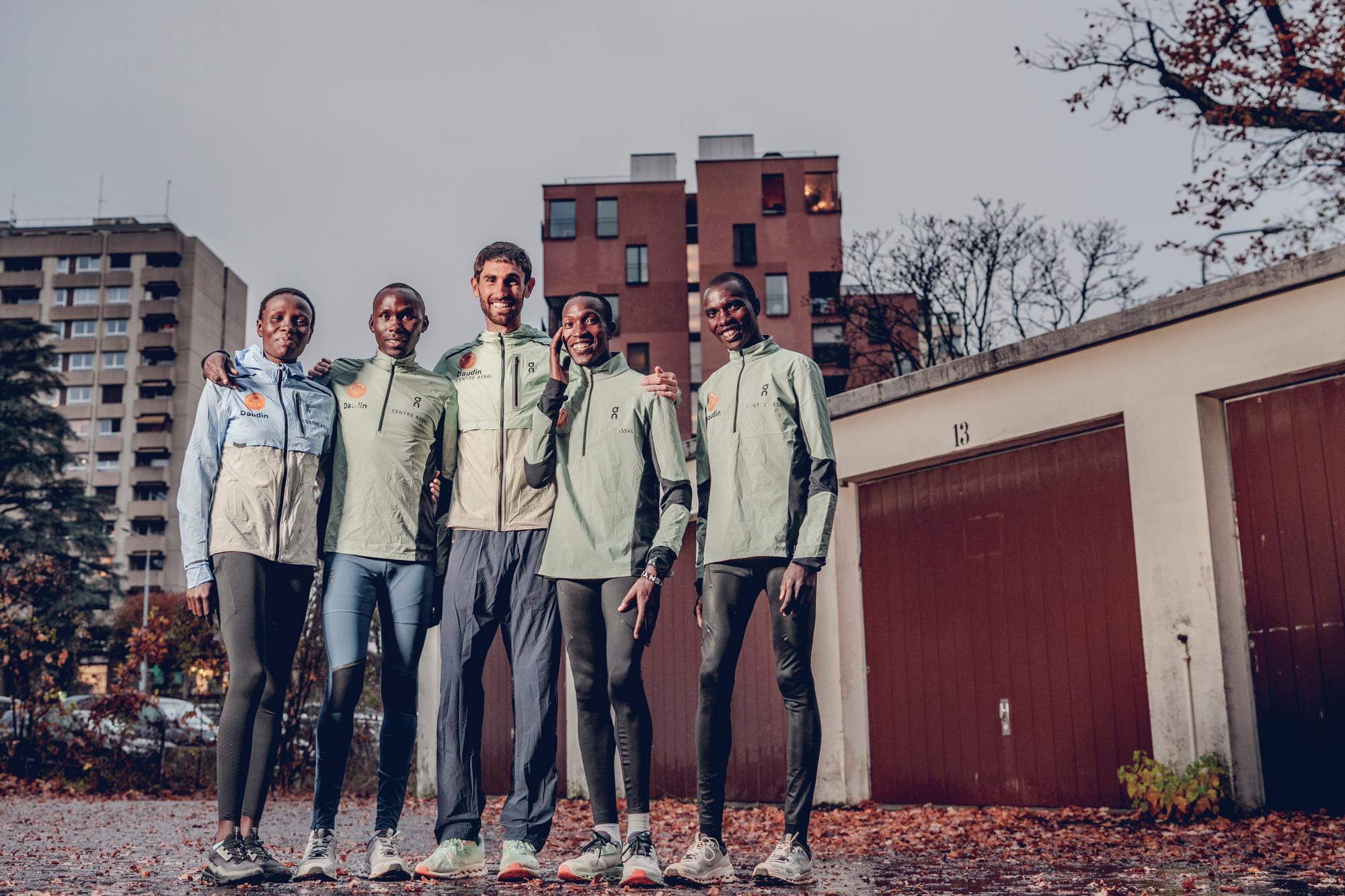 Pour les légendes nominales voir avec Laurent Favre ------- Pour la course de l'escalade 2023, des équipe de coureurs sont venues directement du Kenya afin de participer à la competition, ils logent pour quelques jours dans des Airbnb de la région. Ici groupe 1 à Lancy, le 30.11.2023 © David Waggnières