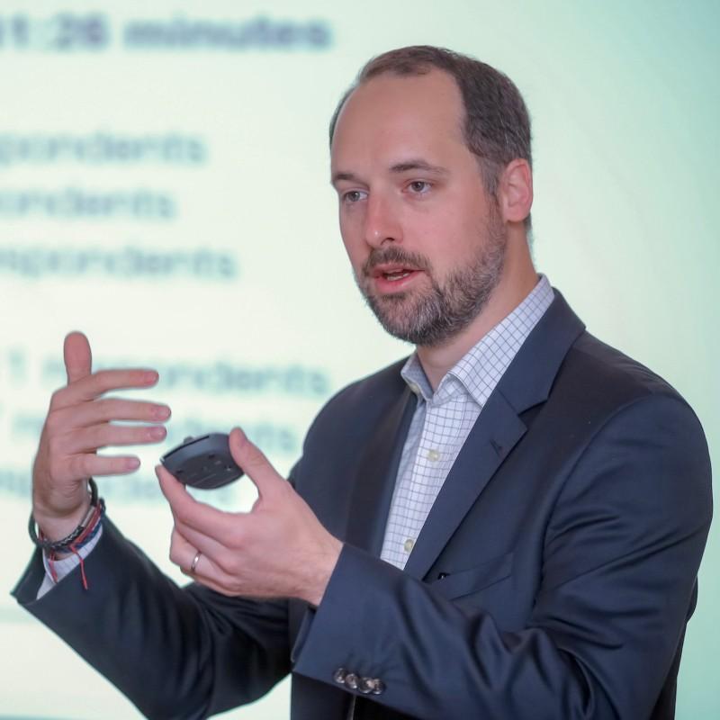 Portrait de l'auteur {this.author.name}}