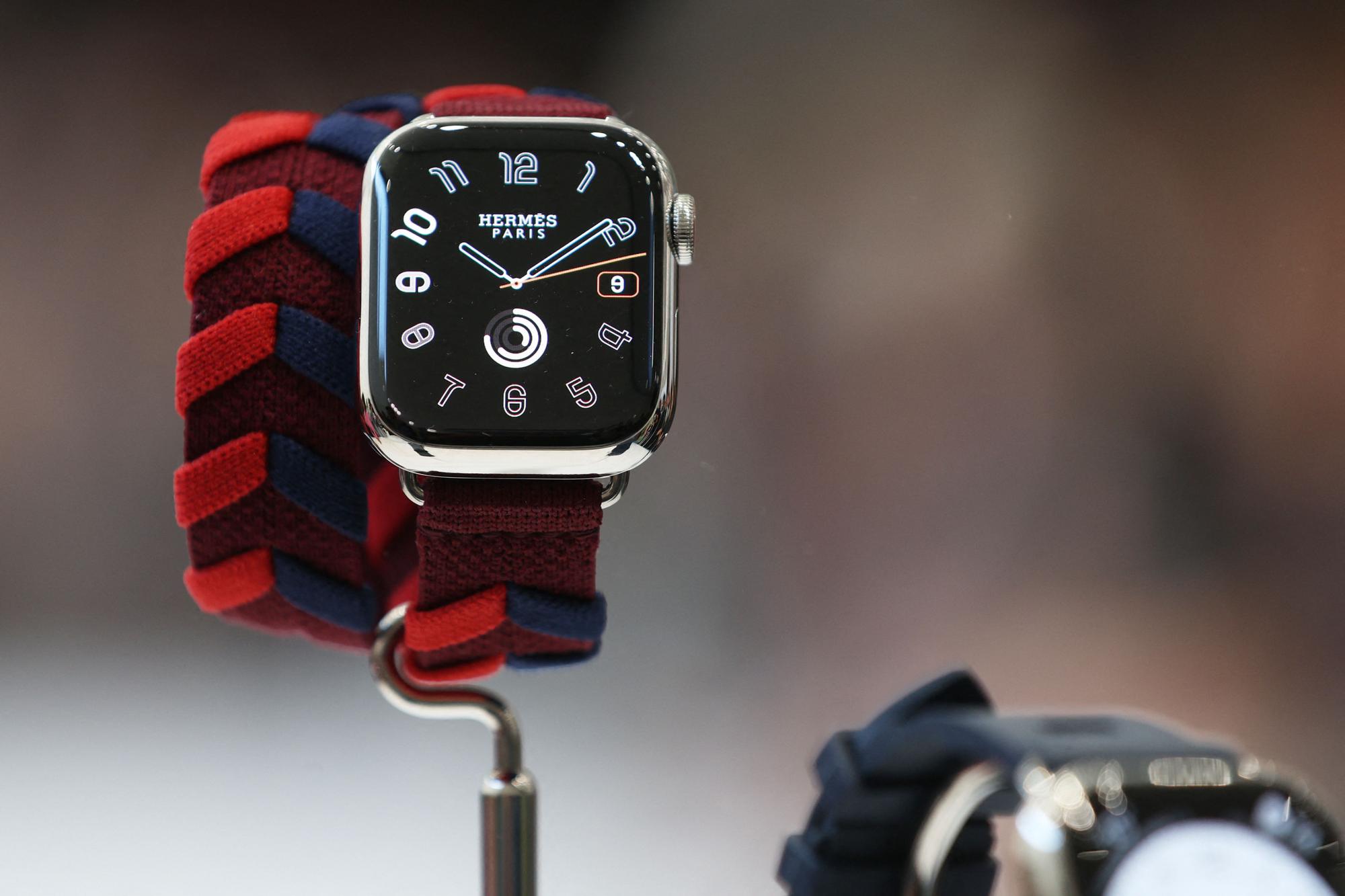 CUPERTINO, CALIFORNIA - SEPTEMBER 12: Brand new Apple Watch Series 9 watches are displayed during an Apple event on September 12, 2023 in Cupertino, California. Apple revealed its lineup of the latest iPhone 15 versions as well as other product upgrades during the event. Justin Sullivan/Getty Images/AFP (Photo by JUSTIN SULLIVAN / GETTY IMAGES NORTH AMERICA / Getty Images via AFP)